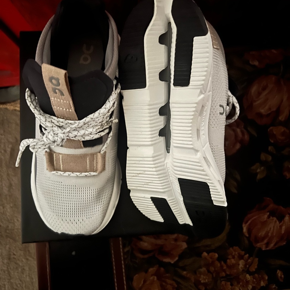 On Running Women's Sneakers - White and Beige new never worn